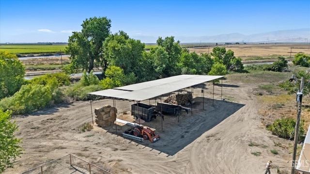 8661 Herring Road, Bakersfield, CA 93313