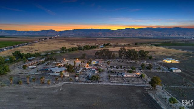 8661 Herring Road, Bakersfield, CA 93313