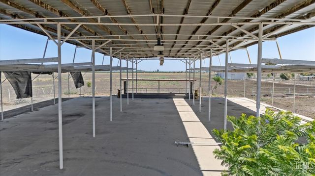 8661 Herring Road, Bakersfield, CA 93313