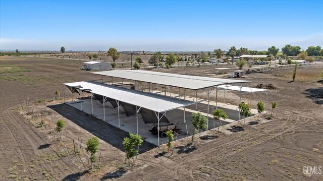 8661 Herring Road, Bakersfield, CA 93313