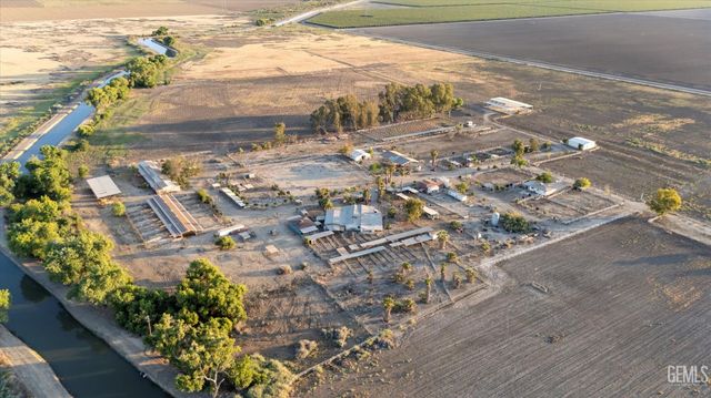 8661 Herring Road, Bakersfield, CA 93313