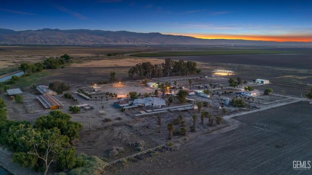 8661 Herring Road, Bakersfield, CA 93313