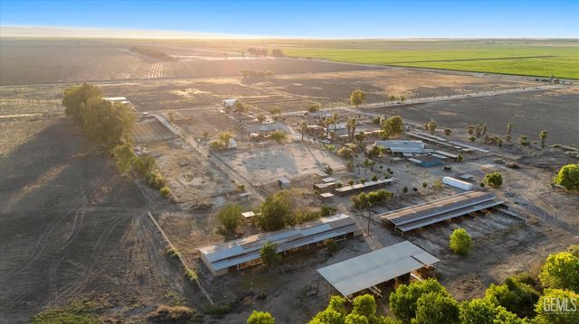 8661 Herring Road, Bakersfield, CA 93313