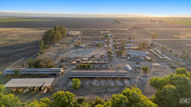 8661 Herring Road, Bakersfield, CA 93313