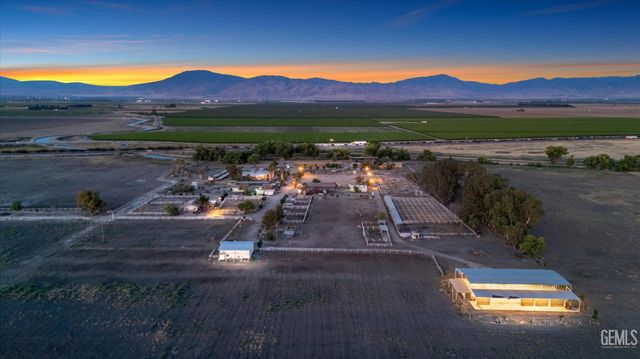 8661 Herring Road, Bakersfield, CA 93313