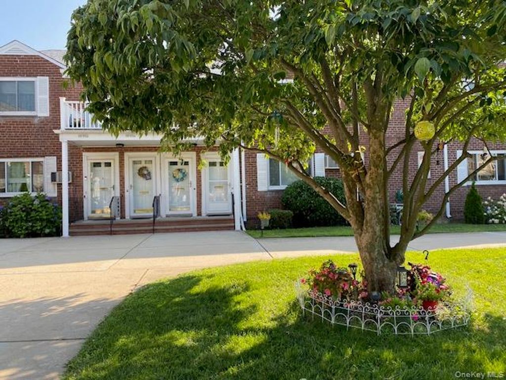 245-32 77th Crescent F-1, Glen Oaks, NY 11004 — exterior