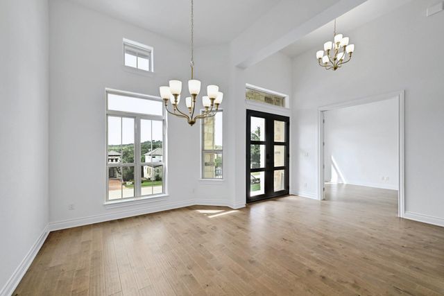 905 CRESTONE STREAM DR, Austin, TX 78738