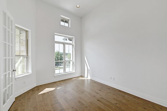 905 CRESTONE STREAM DR, Austin, TX 78738