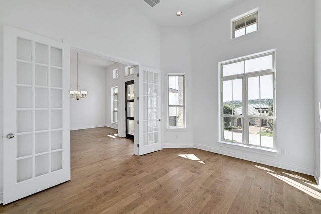 905 CRESTONE STREAM DR, Austin, TX 78738