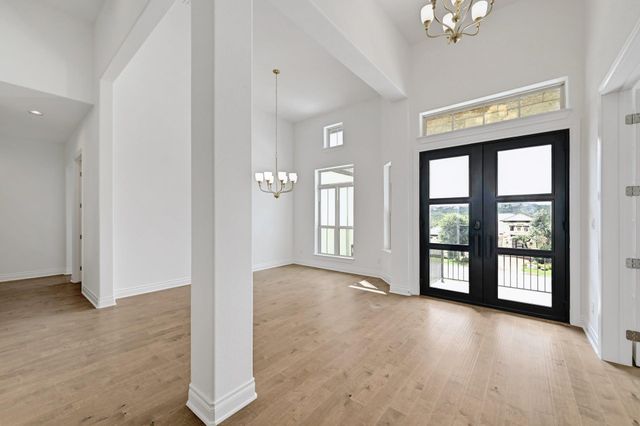 905 CRESTONE STREAM DR, Austin, TX 78738