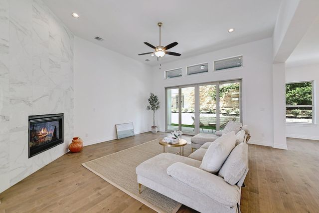 905 CRESTONE STREAM DR, Austin, TX 78738