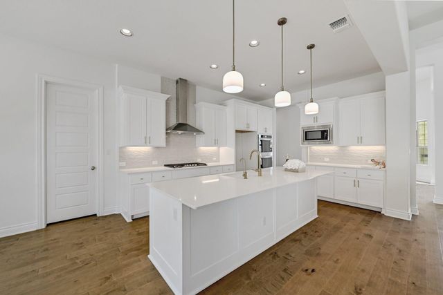 905 CRESTONE STREAM DR, Austin, TX 78738