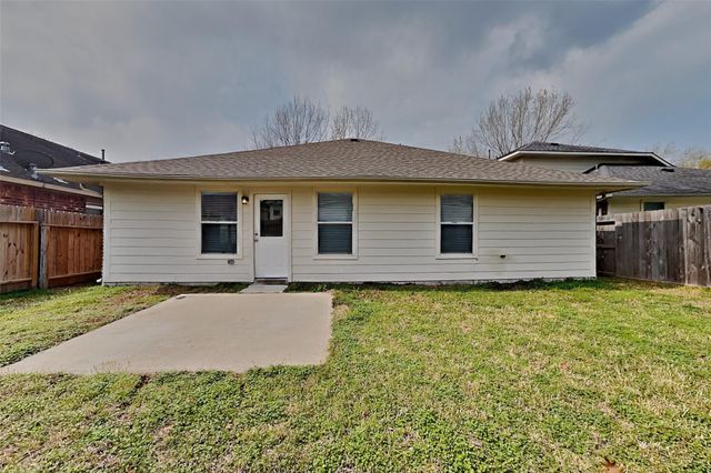 32331 Summer Park Lane, Conroe, TX 77385