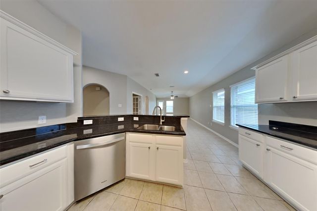 32331 Summer Park Lane, Conroe, TX 77385