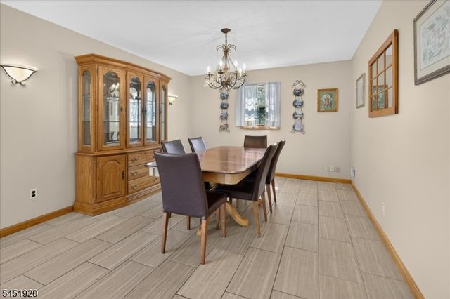 6 Dumont Round, Hillsborough Twp., NJ 08844