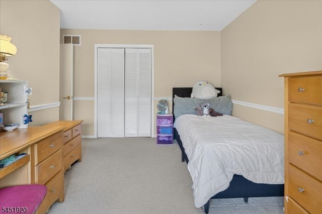 6 Dumont Round, Hillsborough Twp., NJ 08844