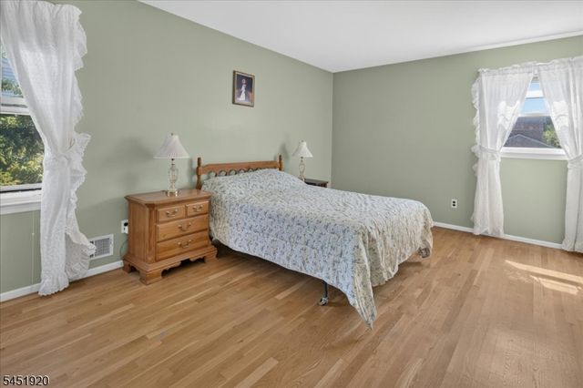 6 Dumont Round, Hillsborough Twp., NJ 08844