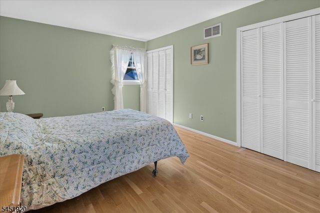 6 Dumont Round, Hillsborough Twp., NJ 08844