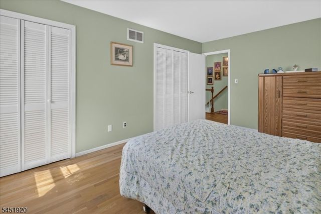 6 Dumont Round, Hillsborough Twp., NJ 08844
