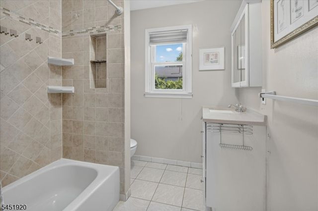 6 Dumont Round, Hillsborough Twp., NJ 08844