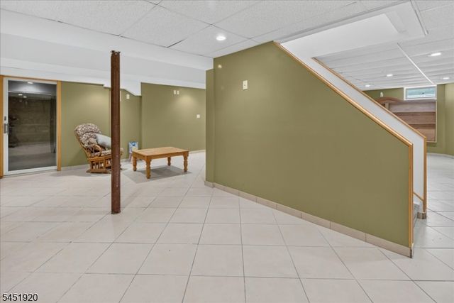 6 Dumont Round, Hillsborough Twp., NJ 08844