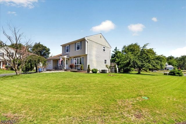6 Dumont Round, Hillsborough Twp., NJ 08844