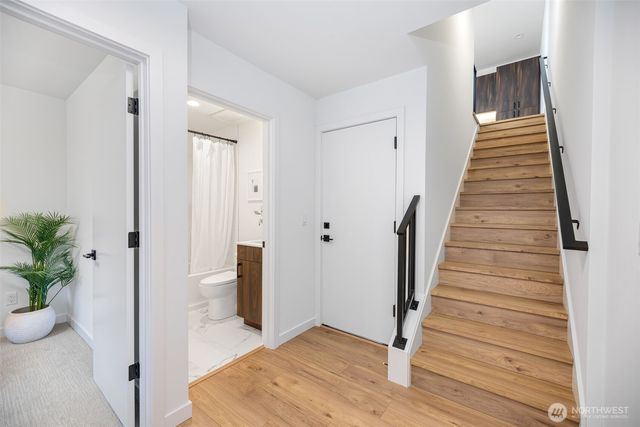 2102 1st Avenue N, Seattle, WA 98109