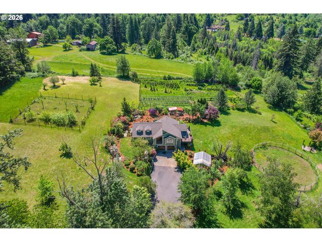 20300 Se HELZER Way, Damascus, OR 97089