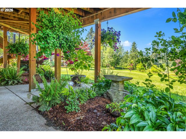 20300 Se HELZER Way, Damascus, OR 97089