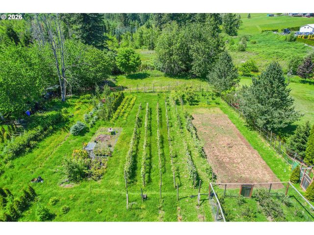 20300 Se HELZER Way, Damascus, OR 97089