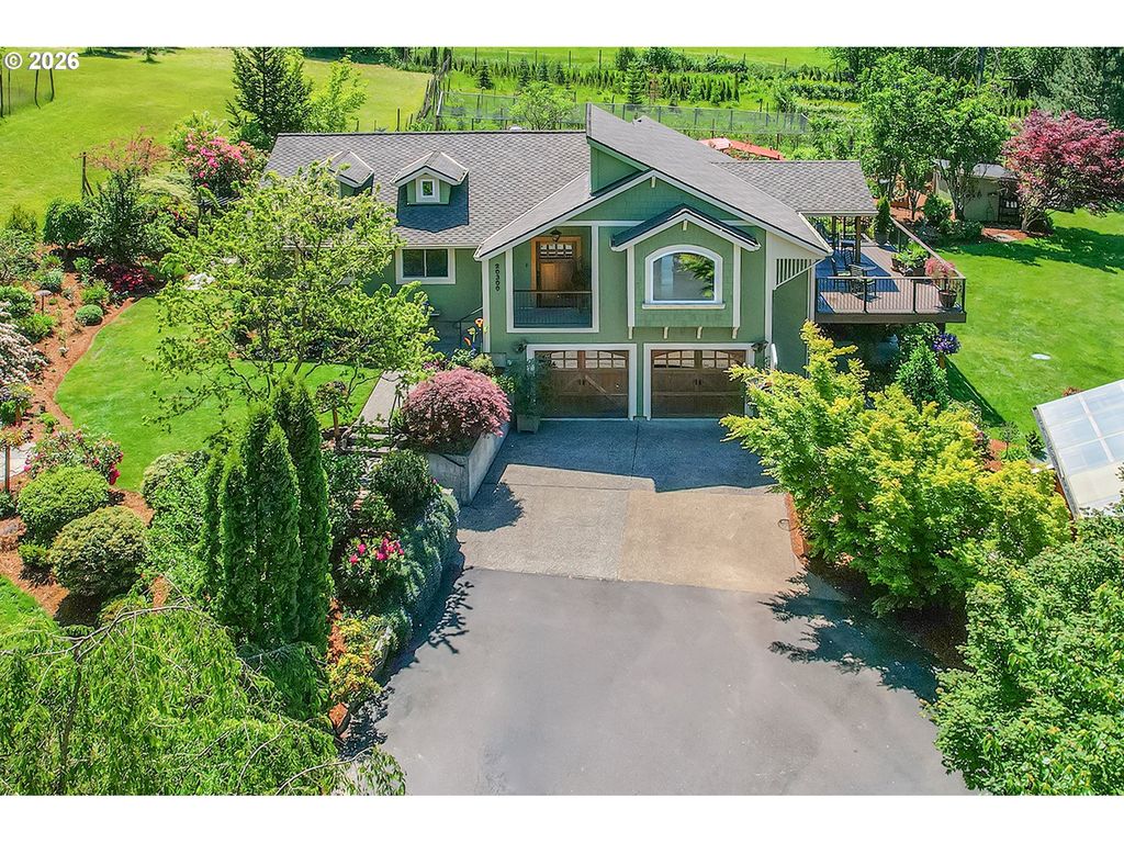 20300 Se HELZER Way, Damascus, OR 97089