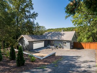 17 Beaverdam Court, Asheville, NC 28804