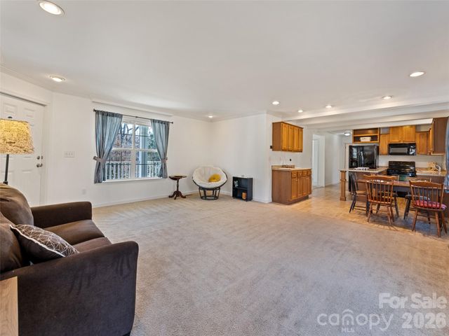 10 Enochs Way, Fletcher, NC 28732