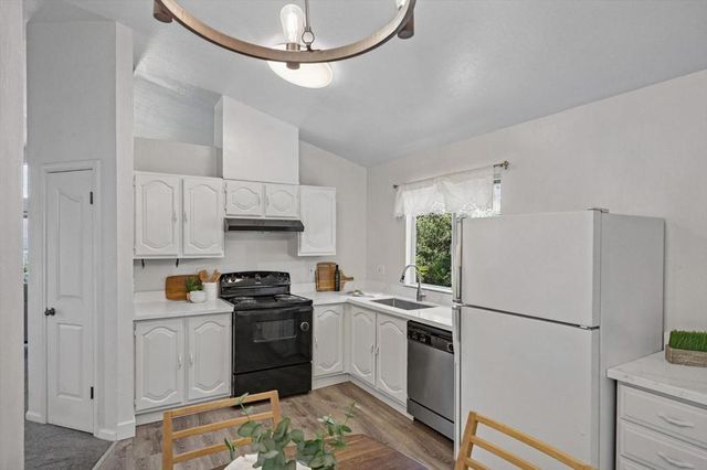 17415 Locust Drive, Los Gatos, CA 95033