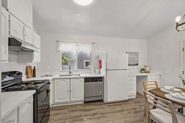 17415 Locust Drive, Los Gatos, CA 95033