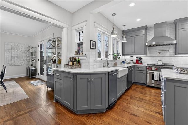 6016 Belleview Avenue, Kansas City, MO 64113