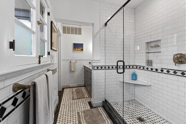 6016 Belleview Avenue, Kansas City, MO 64113