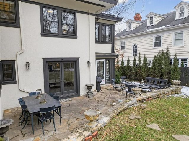 6016 Belleview Avenue, Kansas City, MO 64113