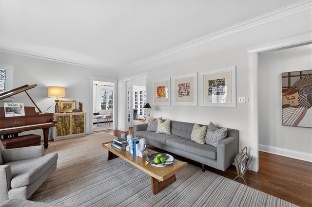 6016 Belleview Avenue, Kansas City, MO 64113