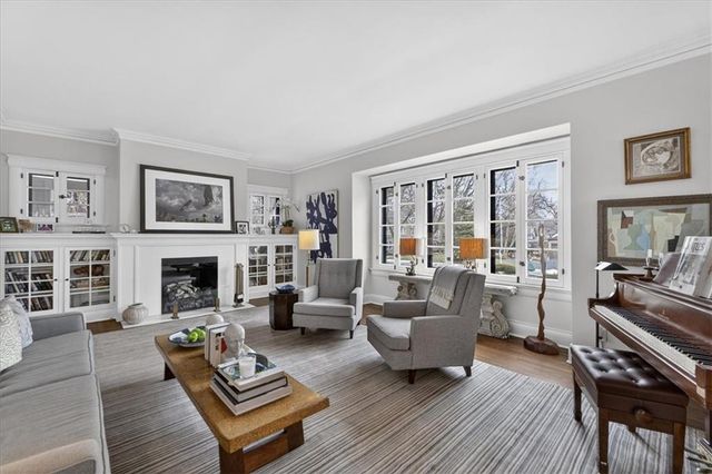 6016 Belleview Avenue, Kansas City, MO 64113