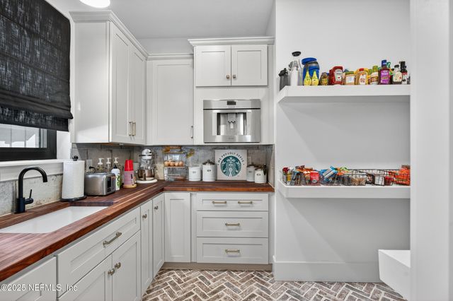 4162 RIVERVIEW Circle, Green Cove Springs, FL 32043