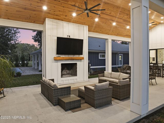 4162 RIVERVIEW Circle, Green Cove Springs, FL 32043