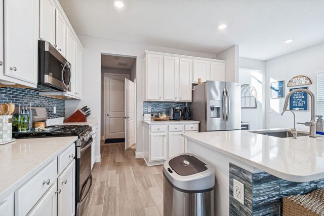 262 Killarney Ave, St Johns, FL 32259