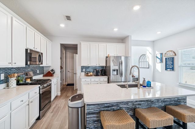 262 Killarney Ave, St Johns, FL 32259