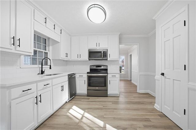 653 Parkcrest NE Place, Marietta, GA 30068