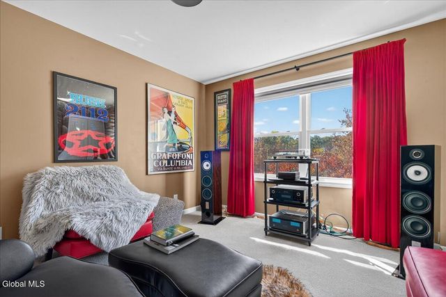 17 Meadowbrook Court, Ballston, NY 12020