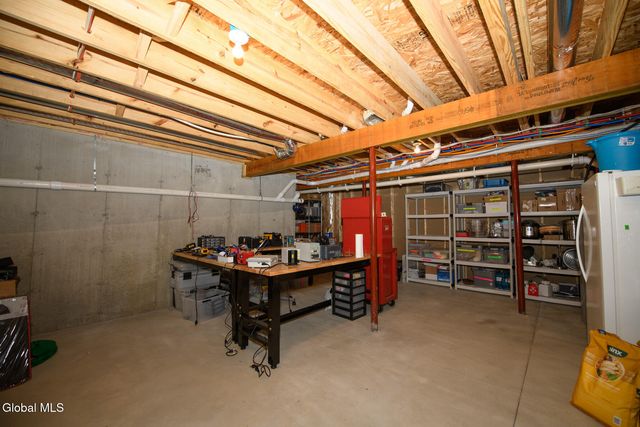 17 Meadowbrook Court, Ballston, NY 12020