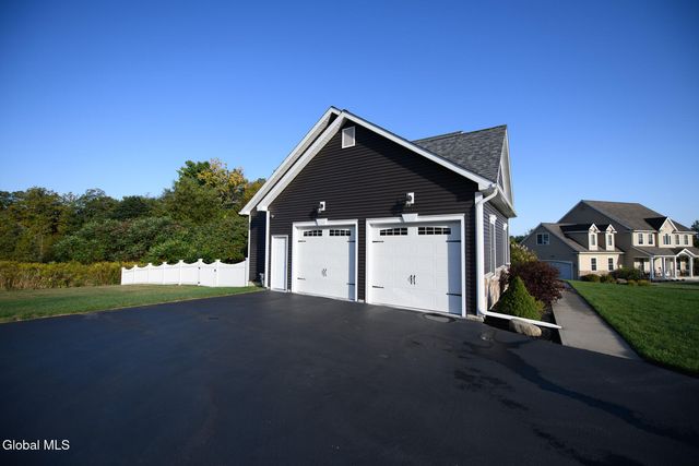 17 Meadowbrook Court, Ballston, NY 12020