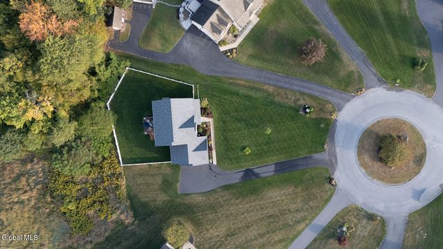 17 Meadowbrook Court, Ballston, NY 12020