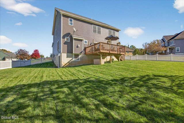 17 Meadowbrook Court, Ballston, NY 12020